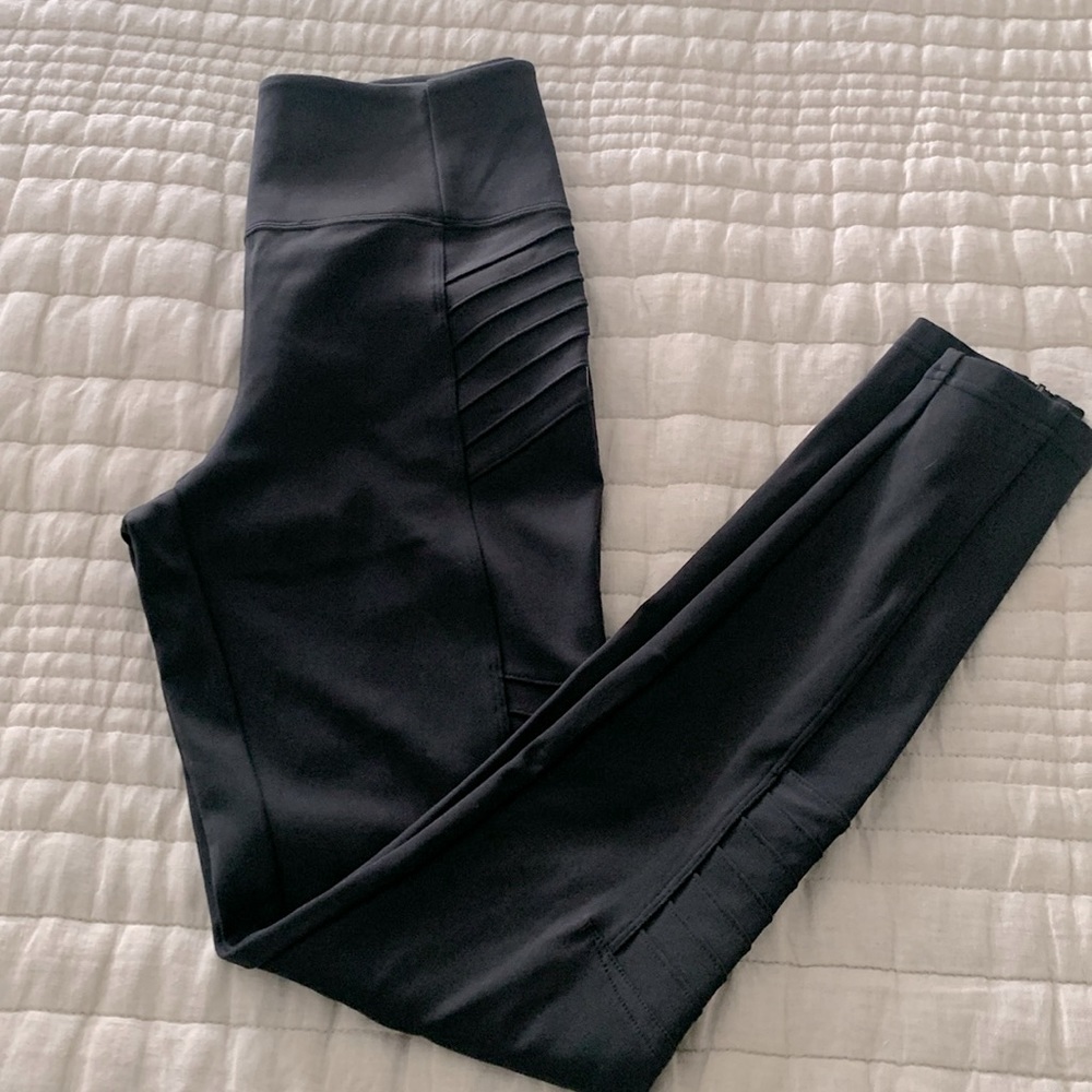 NWOT Athleta Delancy moto tights